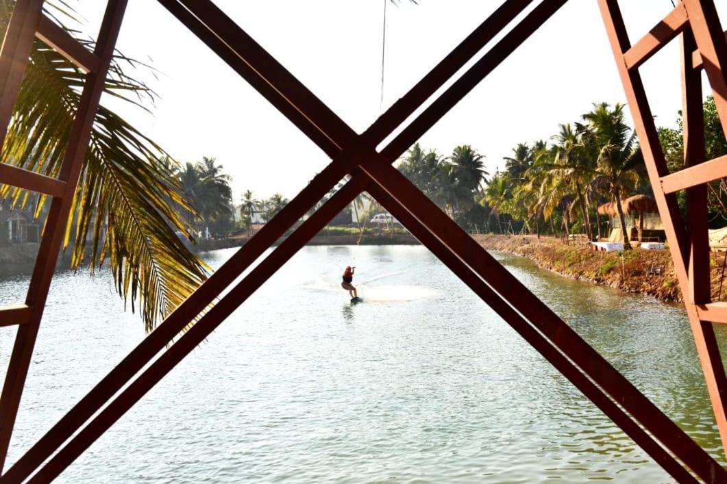 Отель Wake Park Goa Арамболь Экстерьер фото